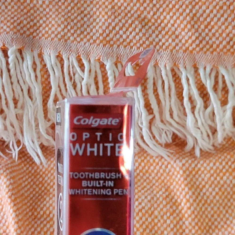 COPY - NWOT Colgate Optic White Toothbrush+Built In Whitening Pen Travel Size